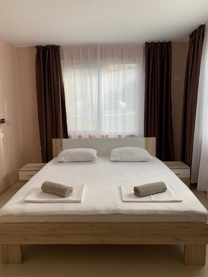 Villa Rouge - Apartment Victoria ソゾポル エクステリア 写真